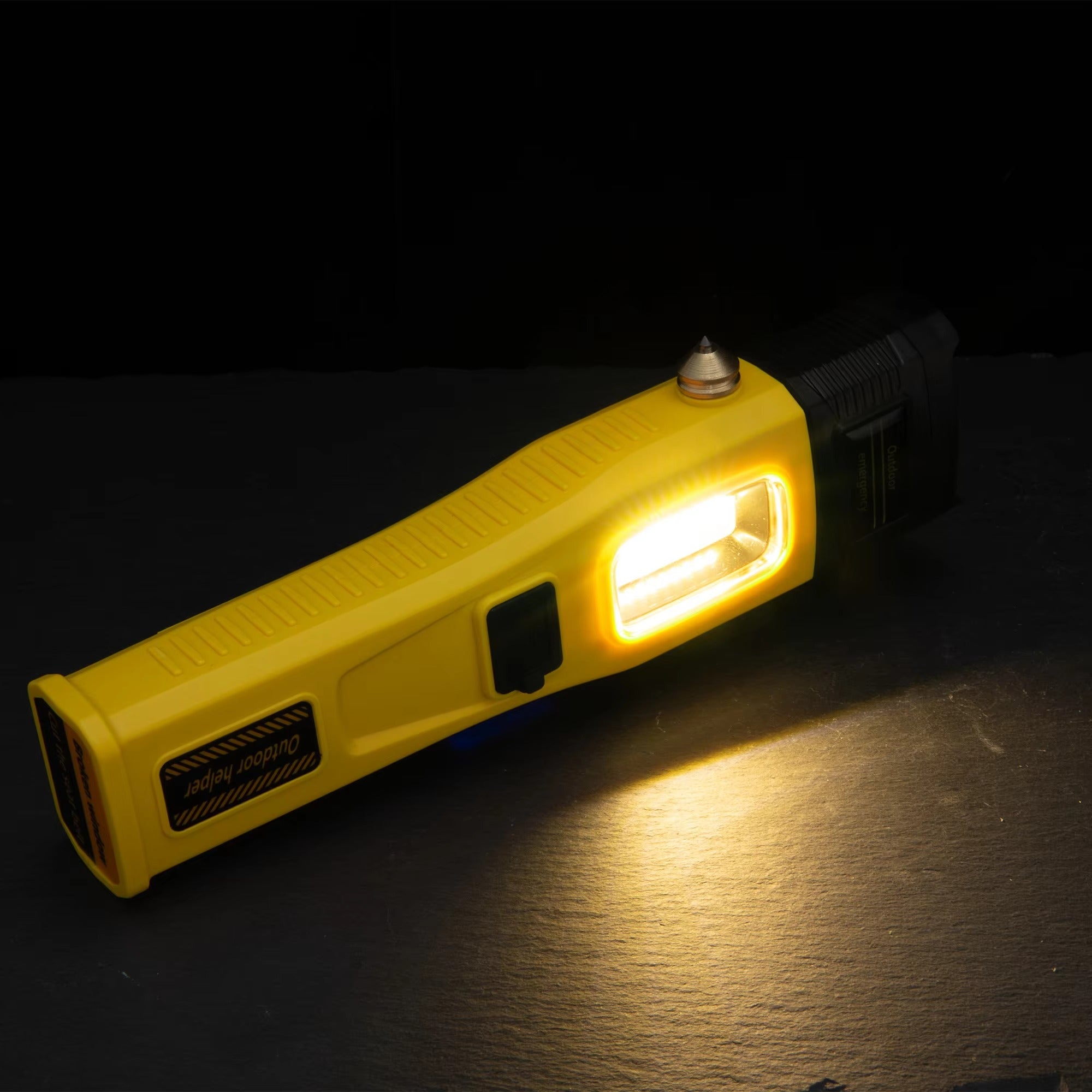 Metrixo SolarForce™ – Emergency Worklight + Window Breaker + Seatbelt Cutter